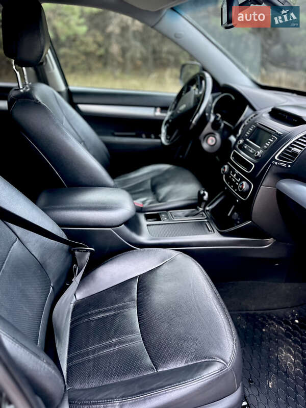 Внедорожник / Кроссовер Kia Sorento 2013 в Ахтырке фото 21 Внедорожник / Кроссовер Kia Sorento 2013 в Ахтырке