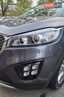 Позашляховик / Кросовер Kia Sorento 2015 в 
