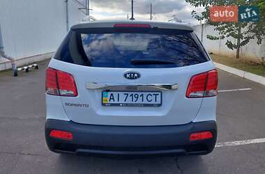Позашляховик / Кросовер Kia Sorento 2011 в 
