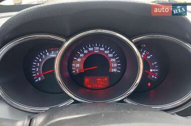 Позашляховик / Кросовер Kia Sorento 2011 в 