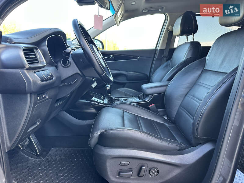 Внедорожник / Кроссовер Kia Sorento 2016 в Дубно