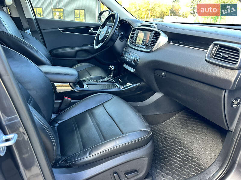 Внедорожник / Кроссовер Kia Sorento 2016 в Дубно