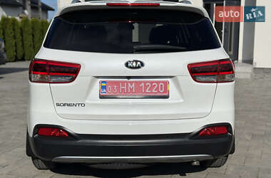 Позашляховик / Кросовер Kia Sorento 2016 в  фото 50 Позашляховик / Кросовер Kia Sorento 2016 в