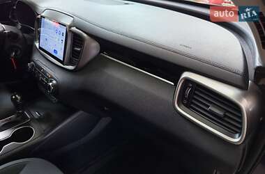 Внедорожник / Кроссовер Kia Sorento 2016 в 