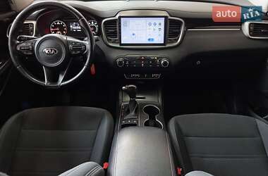 Внедорожник / Кроссовер Kia Sorento 2016 в 
