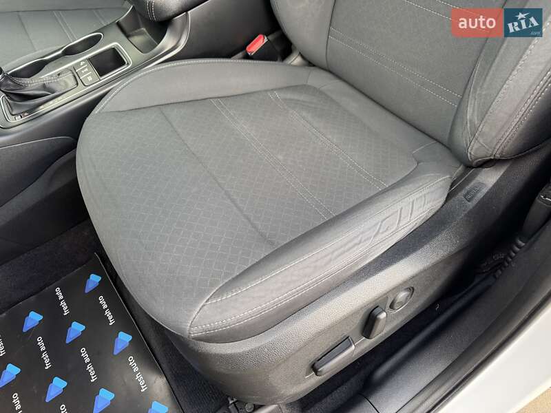 Внедорожник / Кроссовер Kia Sorento 2015 в Ровно фото 18 Внедорожник / Кроссовер Kia Sorento 2015 в Ровно