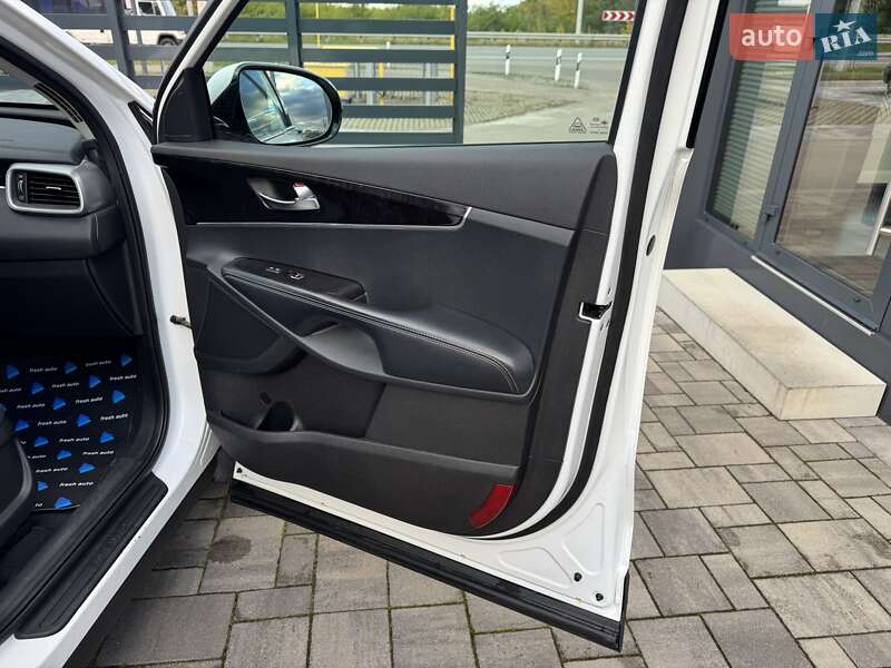 Внедорожник / Кроссовер Kia Sorento 2015 в Ровно фото 32 Внедорожник / Кроссовер Kia Sorento 2015 в Ровно