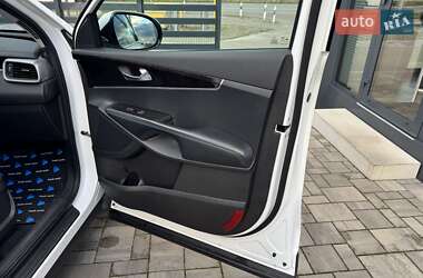 Позашляховик / Кросовер Kia Sorento 2015 в  фото 32 Позашляховик / Кросовер Kia Sorento 2015 в