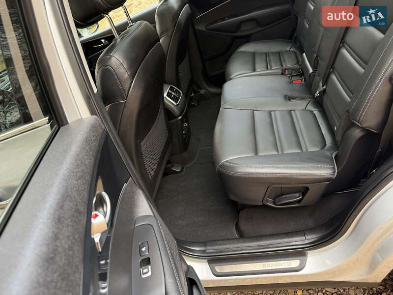 Позашляховик / Кросовер Kia Sorento 2016 в Стрию