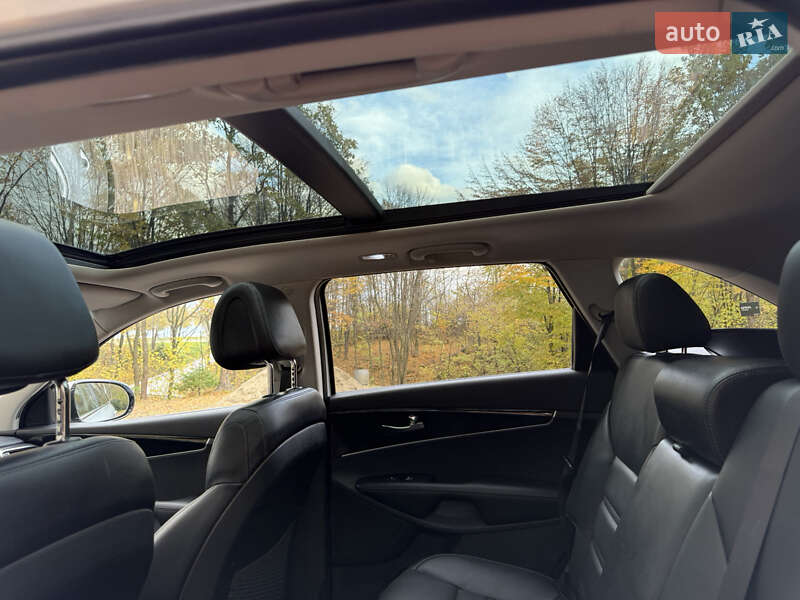 Позашляховик / Кросовер Kia Sorento 2016 в Стрию