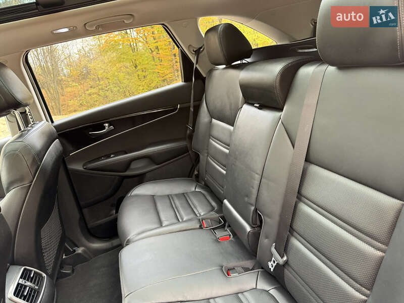 Позашляховик / Кросовер Kia Sorento 2016 в Стрию