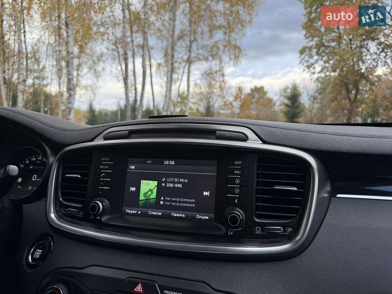 Позашляховик / Кросовер Kia Sorento 2016 в Стрию