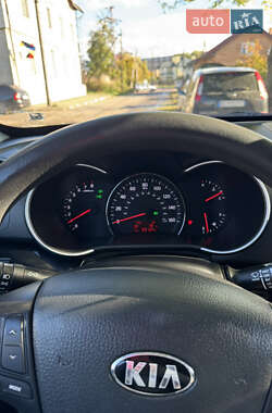 Внедорожник / Кроссовер Kia Sorento 2013 в 