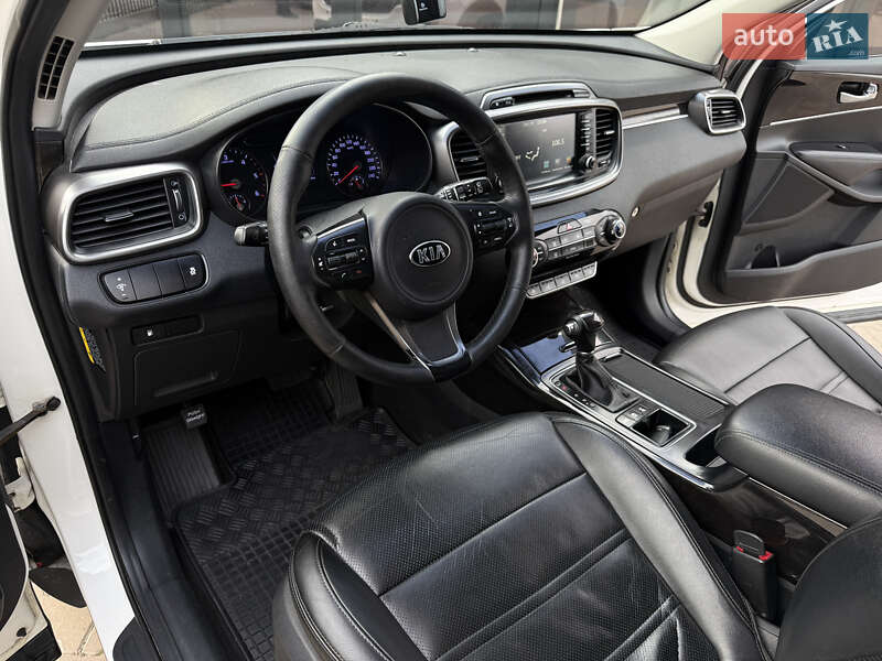 Позашляховик / Кросовер Kia Sorento 2016 в Києві
