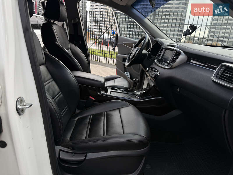 Позашляховик / Кросовер Kia Sorento 2016 в Києві