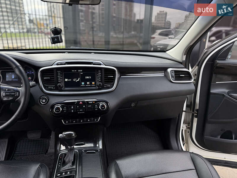 Позашляховик / Кросовер Kia Sorento 2016 в Києві