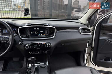 Внедорожник / Кроссовер Kia Sorento 2016 в 