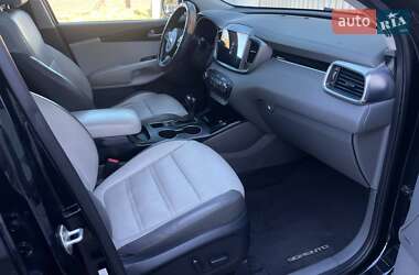 Позашляховик / Кросовер Kia Sorento 2015 в  фото 25 Позашляховик / Кросовер Kia Sorento 2015 в