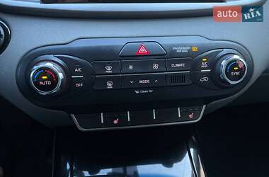 Позашляховик / Кросовер Kia Sorento 2015 в  фото 36 Позашляховик / Кросовер Kia Sorento 2015 в