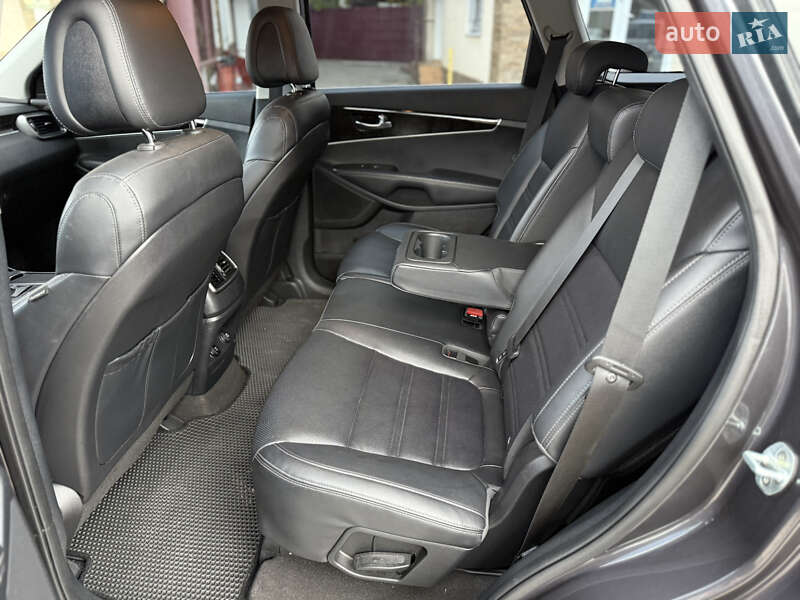 Внедорожник / Кроссовер Kia Sorento 2017 в Одессе