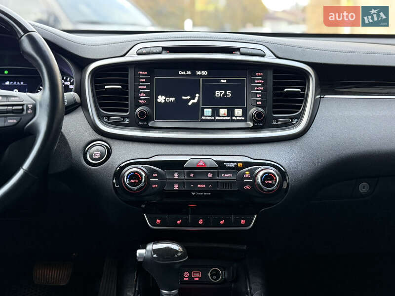 Внедорожник / Кроссовер Kia Sorento 2017 в Одессе