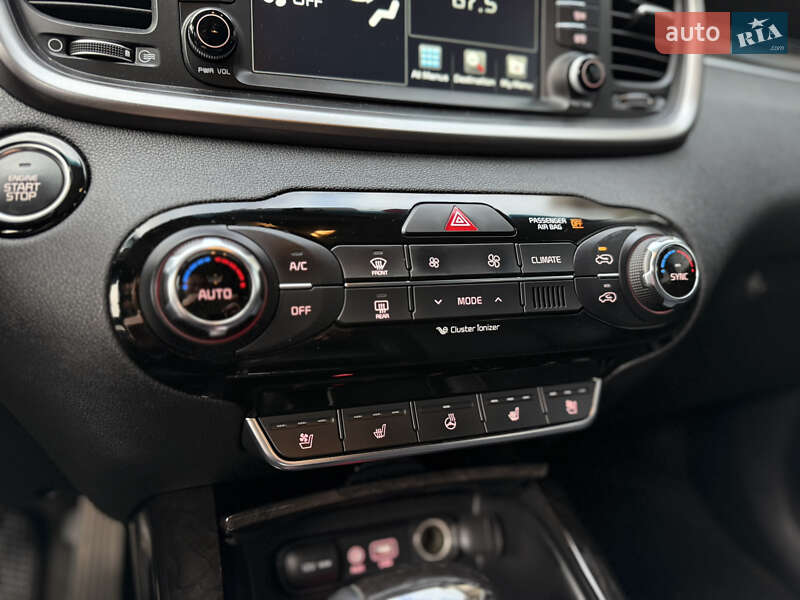 Внедорожник / Кроссовер Kia Sorento 2017 в Одессе