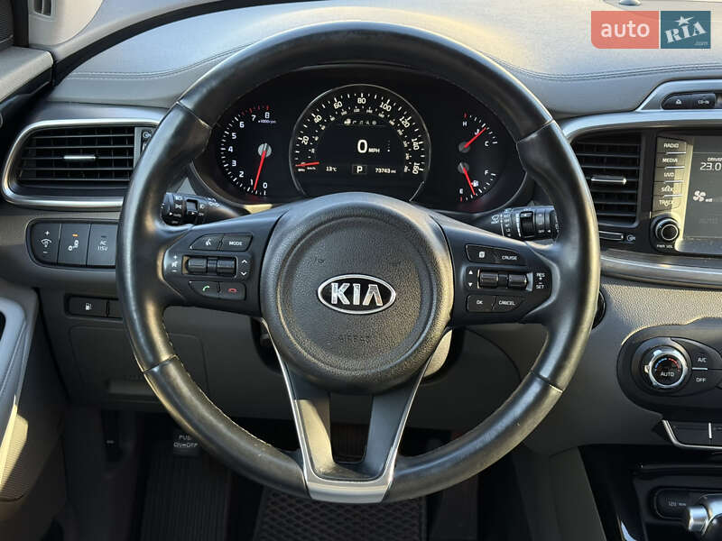 Внедорожник / Кроссовер Kia Sorento 2017 в Киеве