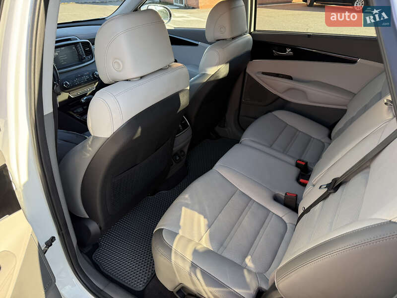 Внедорожник / Кроссовер Kia Sorento 2017 в Киеве
