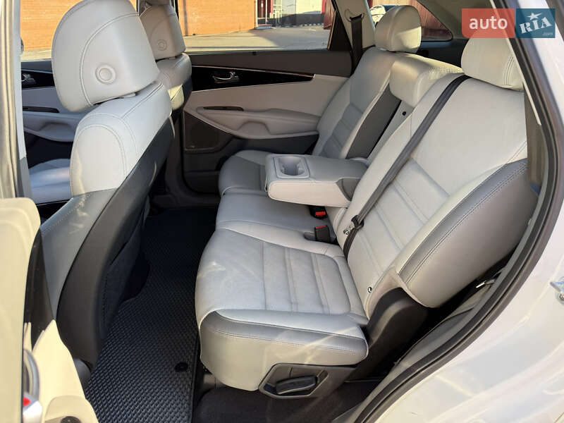 Внедорожник / Кроссовер Kia Sorento 2017 в Киеве