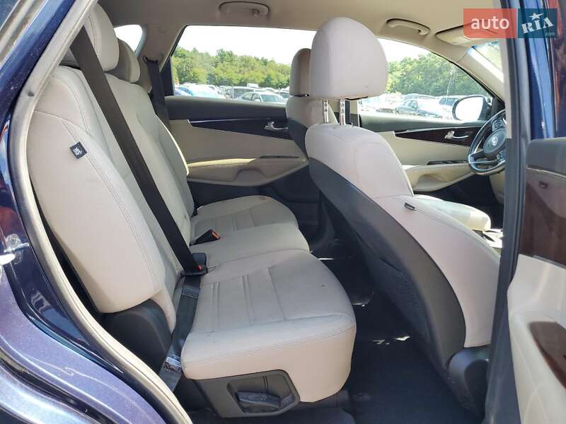 Внедорожник / Кроссовер Kia Sorento 2017 в Киеве