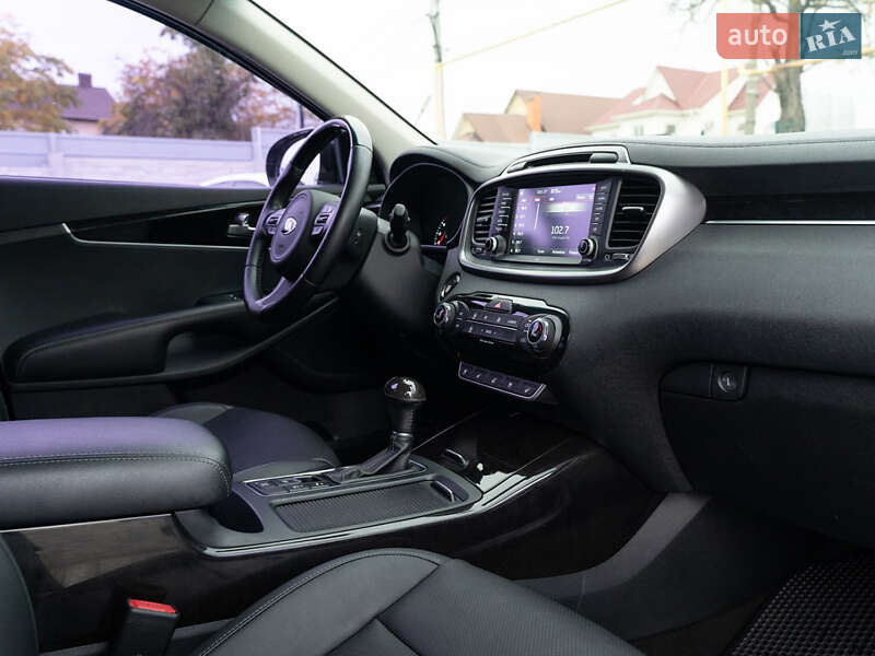 Внедорожник / Кроссовер Kia Sorento 2015 в Одессе фото 23 Внедорожник / Кроссовер Kia Sorento 2015 в Одессе