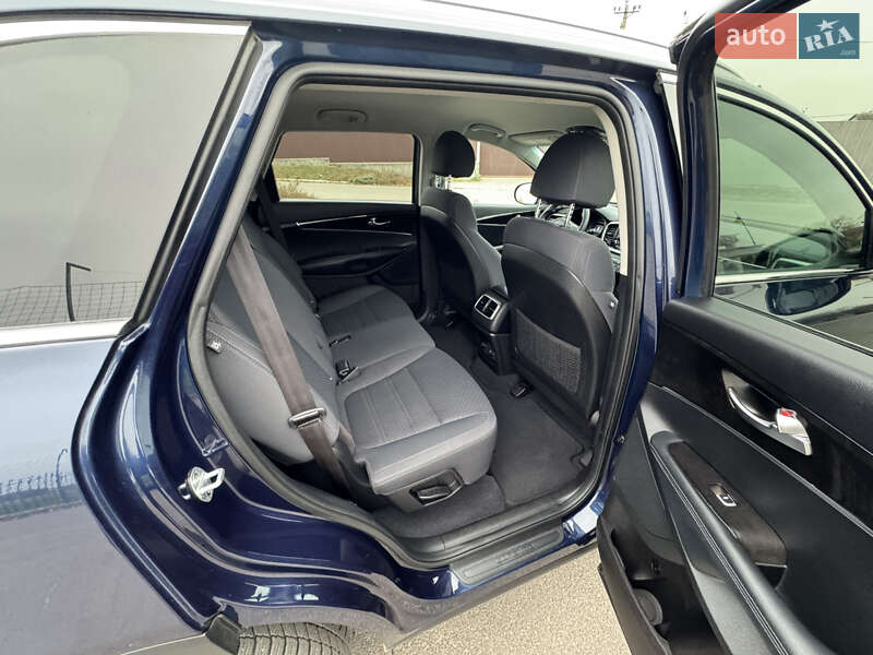 Позашляховик / Кросовер Kia Sorento 2017 в Києві