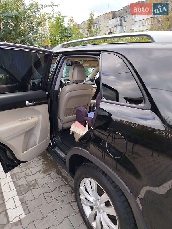 Внедорожник / Кроссовер Kia Sorento 2012 в Черновцах