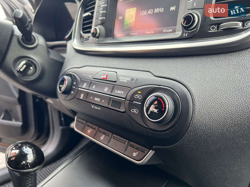 Позашляховик / Кросовер Kia Sorento 2016 в Трускавці фото 22 Позашляховик / Кросовер Kia Sorento 2016 в Трускавці