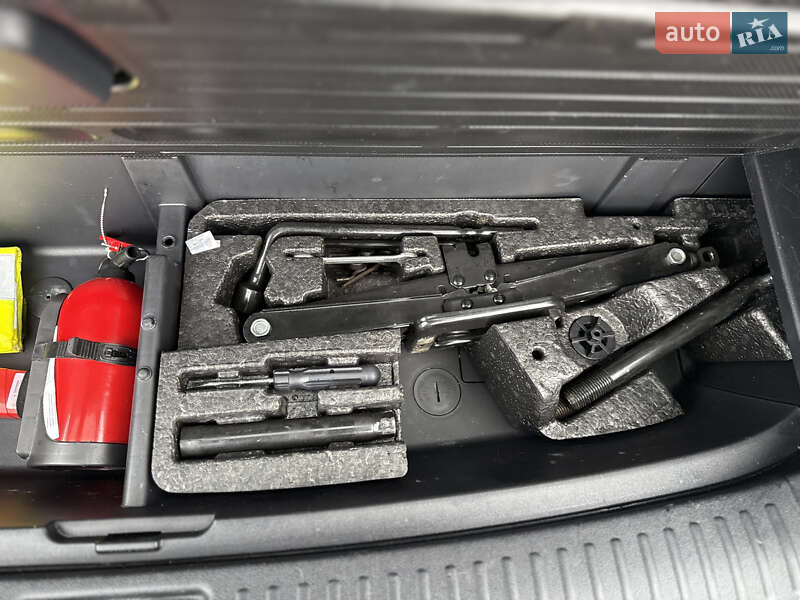 Внедорожник / Кроссовер Kia Sorento 2015 в Луцке фото 61 Внедорожник / Кроссовер Kia Sorento 2015 в Луцке