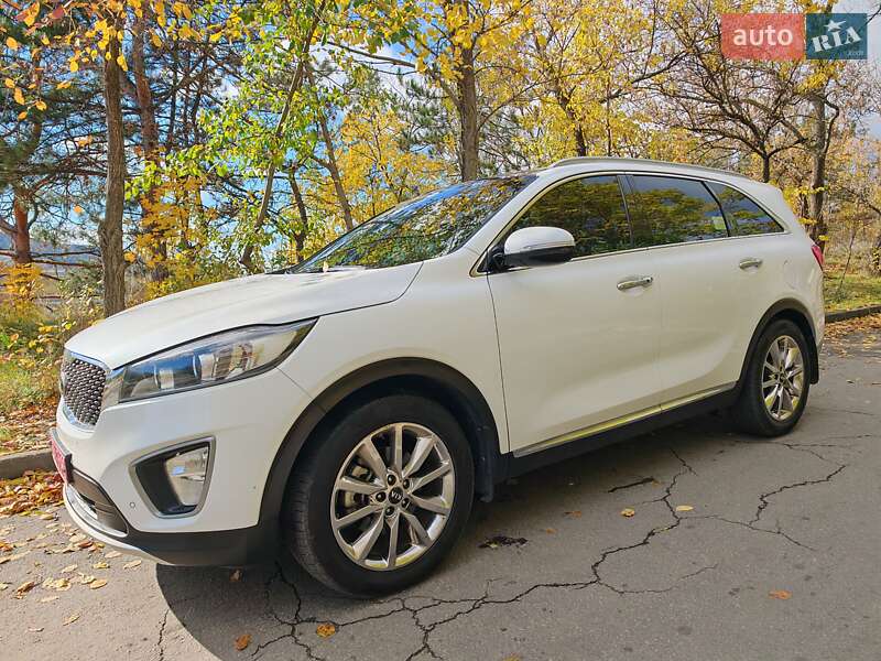Внедорожник / Кроссовер Kia Sorento 2015 в Могилев-Подольске фото 4 Внедорожник / Кроссовер Kia Sorento 2015 в Могилев-Подольске