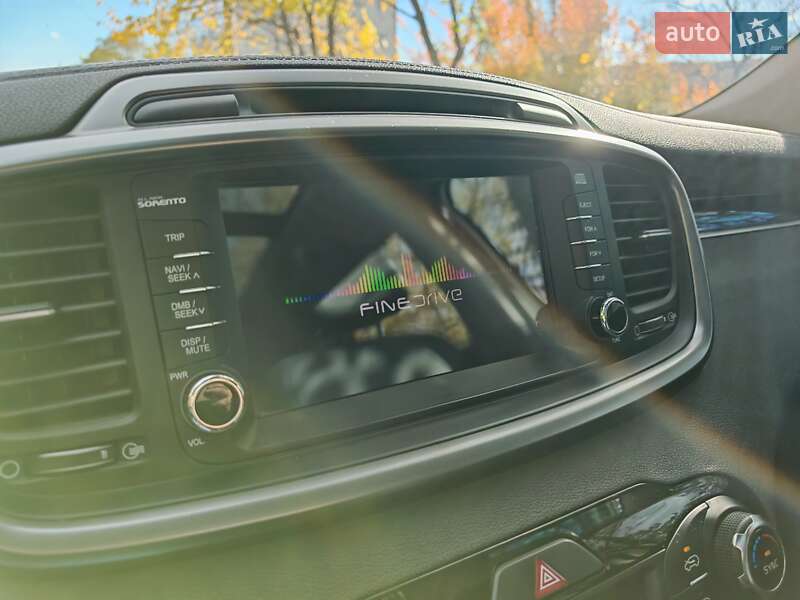 Внедорожник / Кроссовер Kia Sorento 2015 в Могилев-Подольске фото 24 Внедорожник / Кроссовер Kia Sorento 2015 в Могилев-Подольске