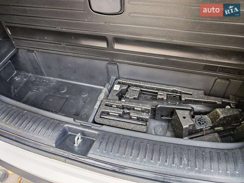 Внедорожник / Кроссовер Kia Sorento 2015 в Могилев-Подольске фото 54 Внедорожник / Кроссовер Kia Sorento 2015 в Могилев-Подольске