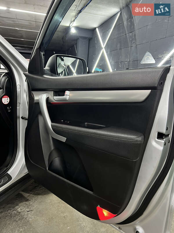 Внедорожник / Кроссовер Kia Sorento 2010 в Киеве