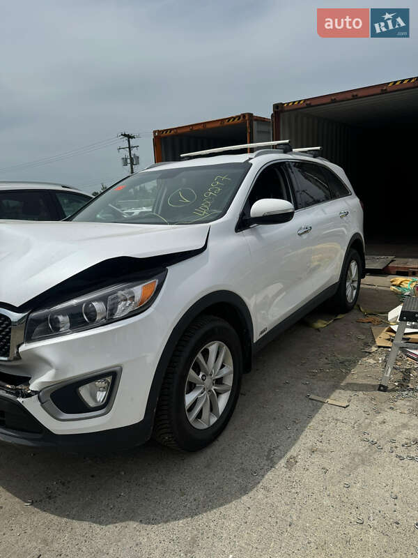 Внедорожник / Кроссовер Kia Sorento 2016 в Киеве