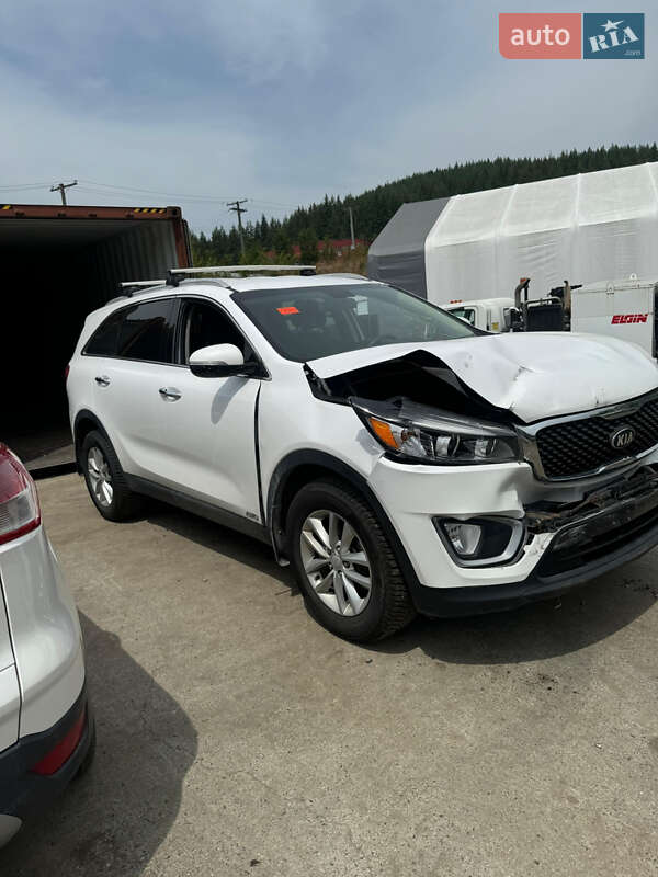 Внедорожник / Кроссовер Kia Sorento 2016 в Киеве