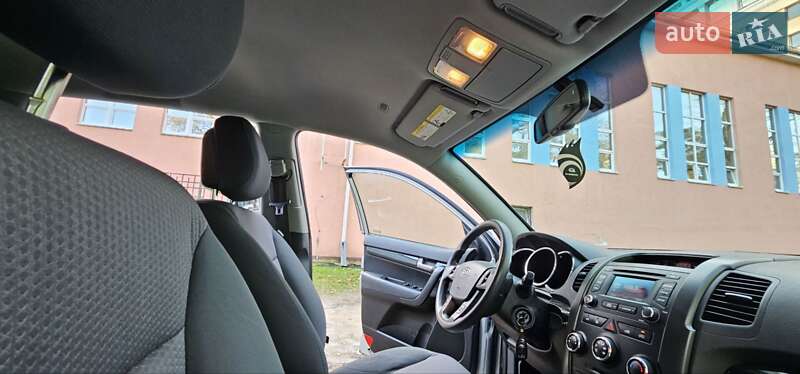 Позашляховик / Кросовер Kia Sorento 2013 в Києві фото 12 Позашляховик / Кросовер Kia Sorento 2013 в Києві