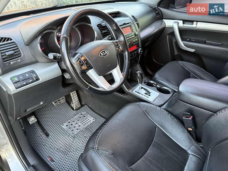 Внедорожник / Кроссовер Kia Sorento 2011 в Борисполе фото 40 Внедорожник / Кроссовер Kia Sorento 2011 в Борисполе
