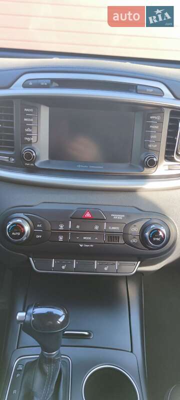 Позашляховик / Кросовер Kia Sorento 2016 в Броварах