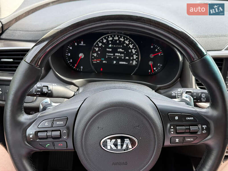 Позашляховик / Кросовер Kia Sorento 2015 в Львові