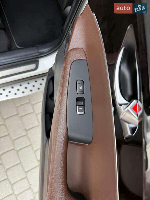 Позашляховик / Кросовер Kia Sorento 2015 в Львові