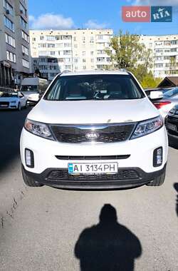 Внедорожник / Кроссовер Kia Sorento 2013 в Обухове