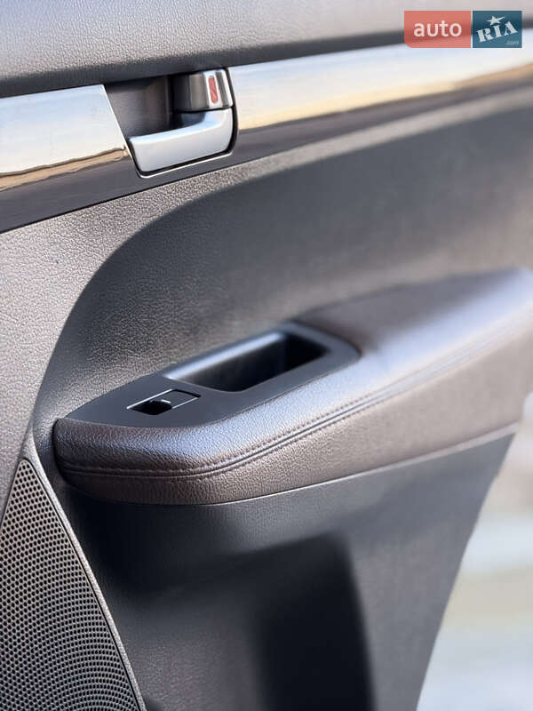 Внедорожник / Кроссовер Kia Sorento 2010 в Самборе