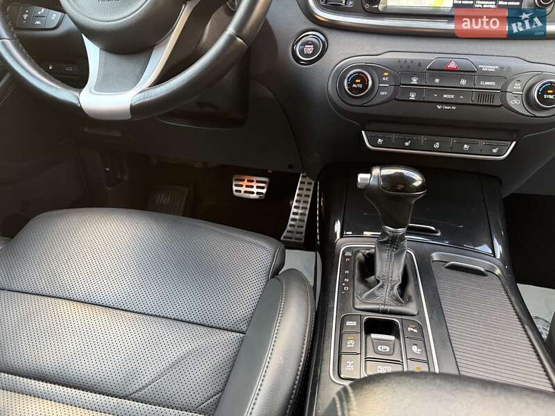 Позашляховик / Кросовер Kia Sorento 2015 в Луцьку