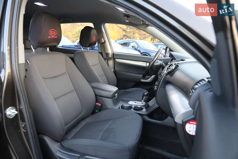 Позашляховик / Кросовер Kia Sorento 2011 в Харкові